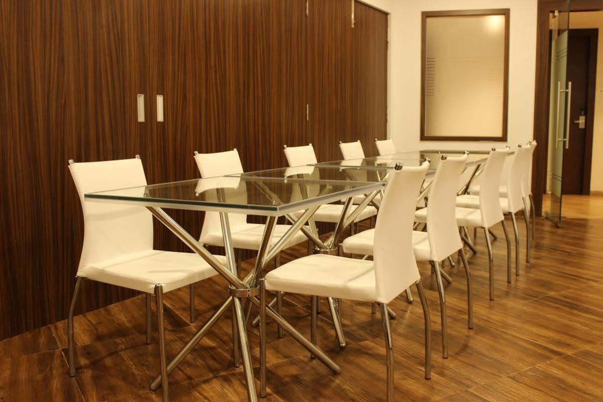 Maxx Value Hospitality Hotel Mumbai Exterior photo